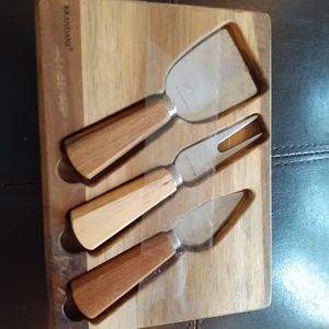 GORGEOUS NEW Brandani Acacia Wood 3pcs Cheese Serve Set.